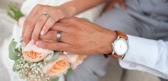 Et l’homme a-t-il le droit à des bijoux pour son mariage ?